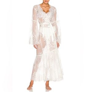 homebodii - Georgina Long Lace Robs White